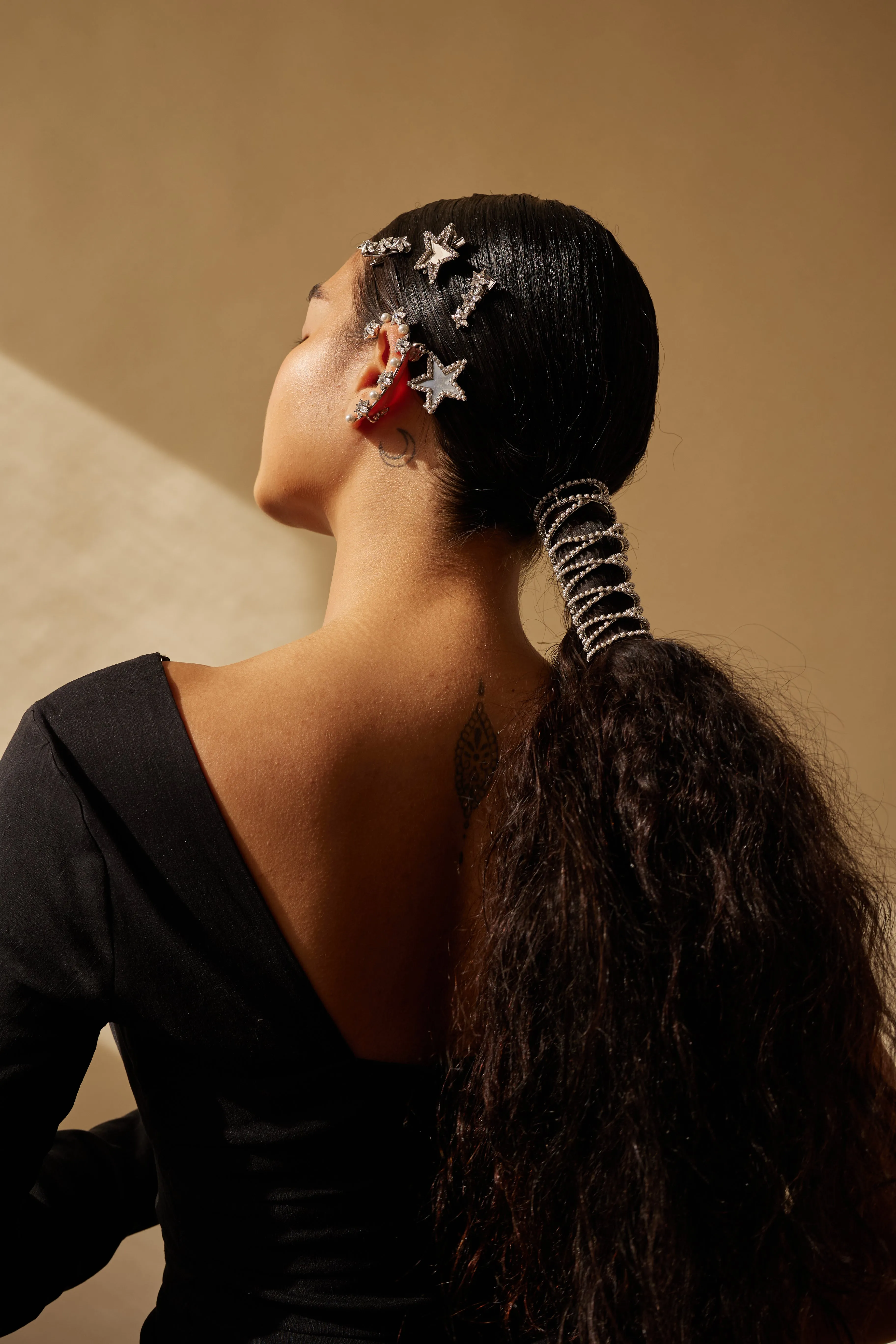 Corset Pearl Pony Cuff