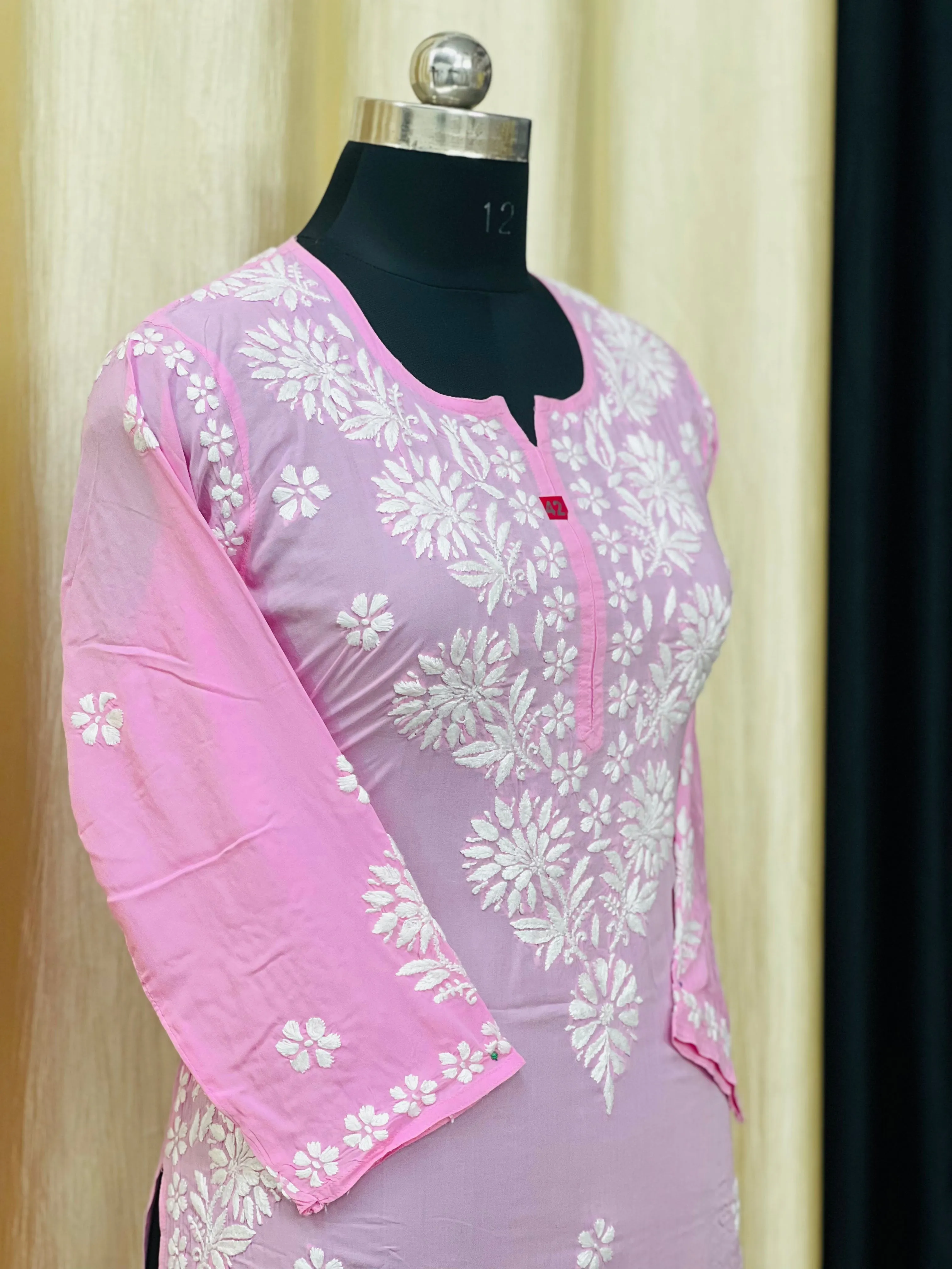 Modal Lucknowi Chikan Kurti