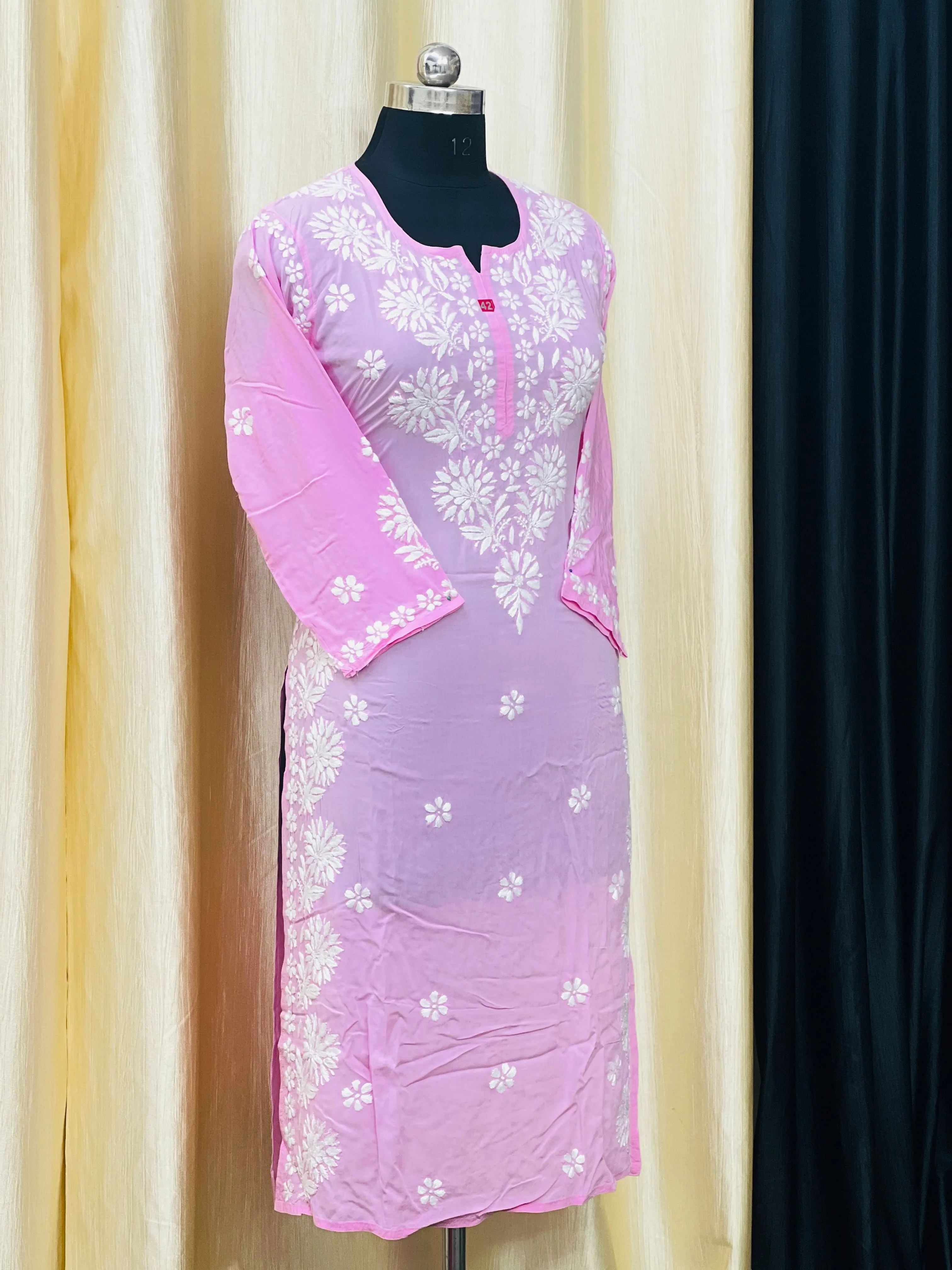 Modal Lucknowi Chikan Kurti