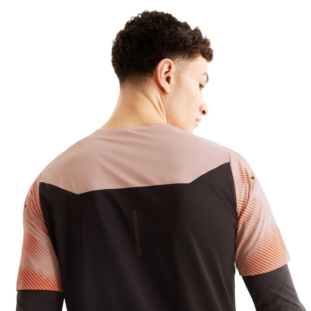 On Men's Performance-T Lumos Woodrose / Black
